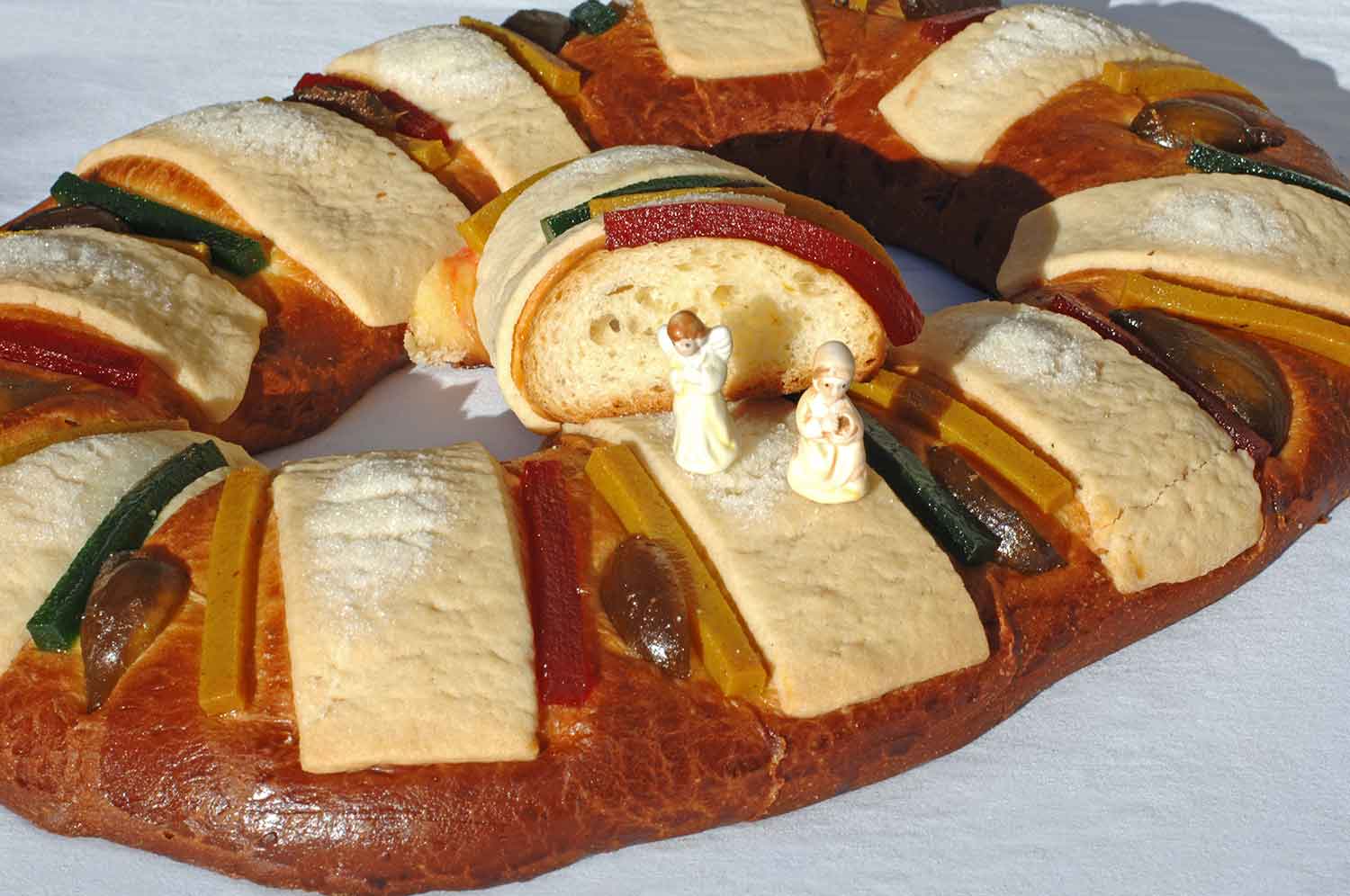 Rosca de Reyes Mexican Sweet Bread - Los Cabos Guide